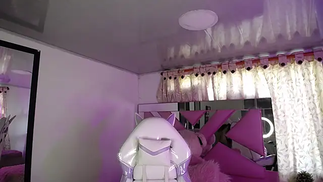 Mia Fischer online show from February 2025 07:07:01 PM