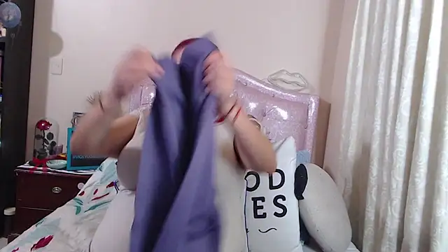 Snapshot of VickyColleman chatting on March 2025 10:03:01 AM VickyColleman online show from March 2025 10:03:01 AM