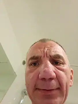 Snapshot of Polish41 chatting on April 2026 10:40:02 PM Polish41 online show from April 2026 10:40:02 PM