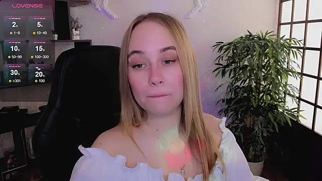 LianaBright online show from March 2025 02:15:02 AM