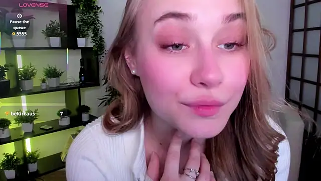 Snapshot of LianaBright chatting on March 2026 01:56:02 AM LianaBright online show from March 2026 01:56:02 AM