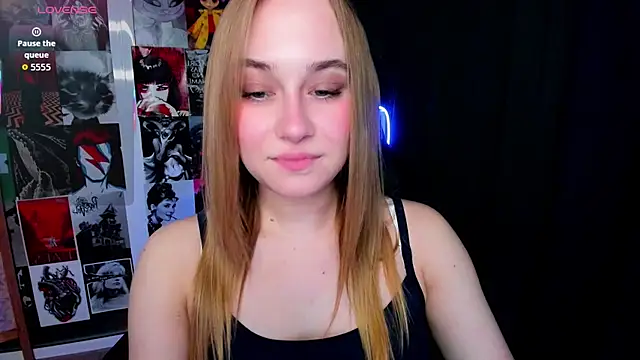 Snapshot of LianaBright chatting on March 2026 02:07:02 AM LianaBright online show from March 2026 02:07:02 AM