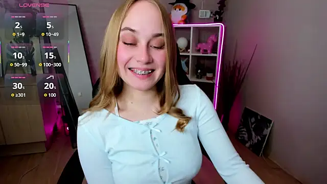 Snapshot of LianaBright chatting on March 2026 02:04:01 AM LianaBright online show from March 2026 02:04:01 AM