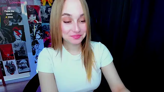 Snapshot of LianaBright chatting on April 2026 01:47:01 AM LianaBright online show from April 2026 01:47:01 AM