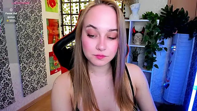 Snapshot of LianaBright chatting on April 2026 02:00:02 AM LianaBright online show from April 2026 02:00:02 AM