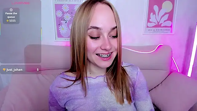 Snapshot of LianaBright chatting on May 2026 01:45:01 AM LianaBright online show from May 2026 01:45:01 AM