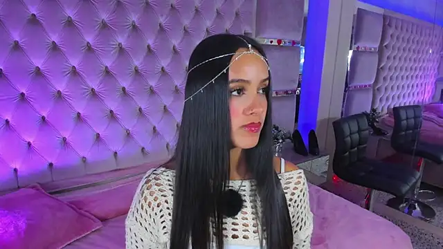 Snapshot of Harii_02 chatting on April 2026 07:43:01 PM Harii 02 online show from April 2026 07:43:01 PM