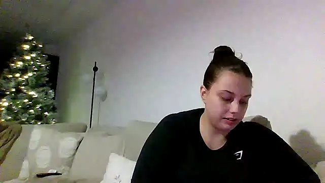 Krystal Tx online show from November 2025 05:45:02 PM