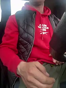 Snapshot of AlexGWoW chatting on April 2026 08:45:02 AM AlexGWoW online show from April 2026 08:45:02 AM