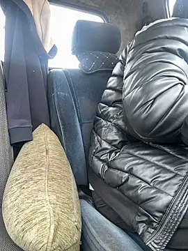 Snapshot of AlexGWoW chatting on April 2026 08:12:01 AM AlexGWoW online show from April 2026 08:12:01 AM