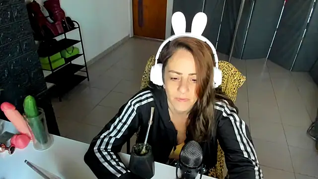 Snapshot of jessiburningheels chatting on February 2025 10:15:02 AM jessiburningheels online show from February 2025 10:15:02 AM