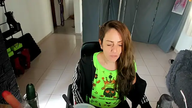 Snapshot of jessiburningheels chatting on February 2025 01:07:01 PM jessiburningheels online show from February 2025 01:07:01 PM