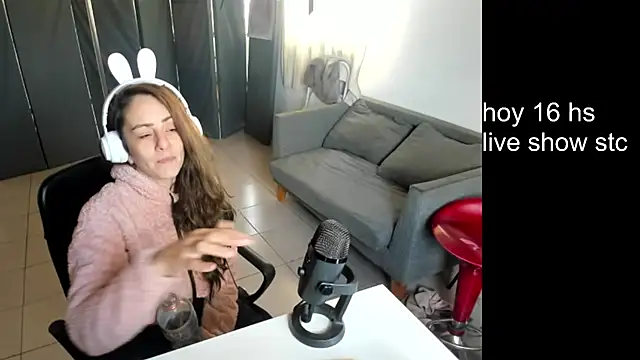 Snapshot of jessiburningheels chatting on March 2025 02:12:01 PM jessiburningheels online show from March 2025 02:12:01 PM