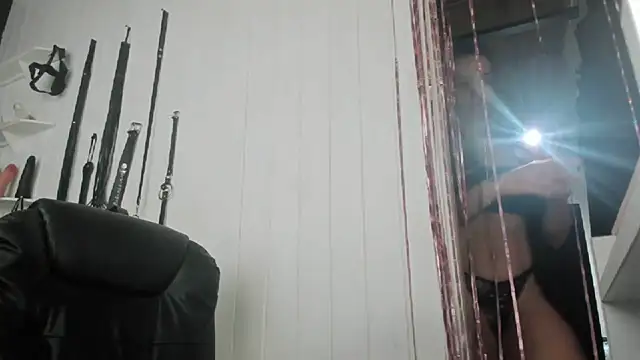 Snapshot of jessiburningheels chatting on November 2025 10:26:01 AM jessiburningheels online show from November 2025 10:26:01 AM