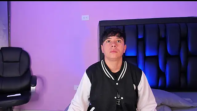 AbbySmiitth  online show from March 2025 12:23:01 PM