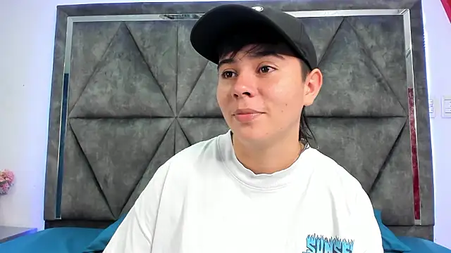 Snapshot of AbbySmiitth_ chatting on March 2026 10:35:01 PM AbbySmiitth online show from March 2026 10:35:01 PM