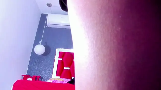 Snapshot of Little_Helen chatting on December 2024 04:17:01 PM Little Helen online show from December 2024 04:17:01 PM