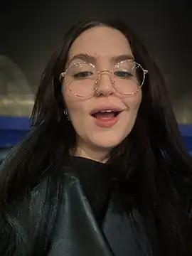 Snapshot of meow_girl chatting on December 2024 07:47:01 PM meow girl online show from December 2024 07:47:01 PM