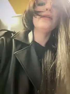 Snapshot of meow_girl chatting on December 2024 07:16:01 PM meow girl online show from December 2024 07:16:01 PM