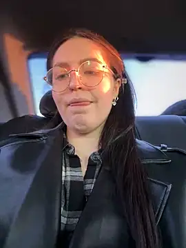 Snapshot of meow_girl chatting on December 2024 12:03:01 PM meow girl online show from December 2024 12:03:01 PM