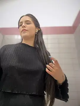 Snapshot of meow_girl chatting on December 2024 03:02:02 PM meow girl online show from December 2024 03:02:02 PM