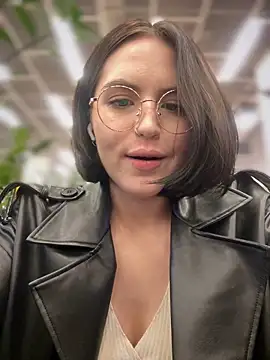 Snapshot of meow_girl chatting on December 2024 03:12:01 PM meow girl online show from December 2024 03:12:01 PM