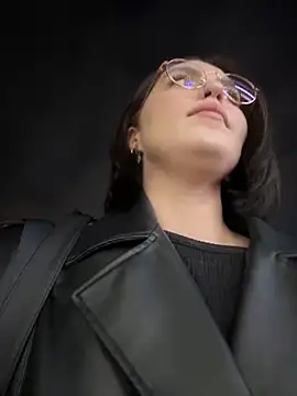 Snapshot of meow_girl chatting on December 2024 02:11:01 PM meow girl online show from December 2024 02:11:01 PM