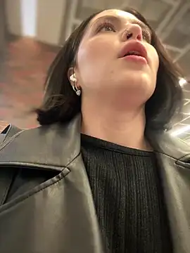 Snapshot of meow_girl chatting on December 2024 11:29:01 AM meow girl online show from December 2024 11:29:01 AM