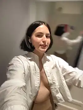 Snapshot of meow_girl chatting on December 2024 01:43:02 PM meow girl online show from December 2024 01:43:02 PM