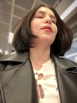 Snapshot of meow_girl chatting on December 2024 12:52:02 PM meow girl online show from December 2024 12:52:02 PM