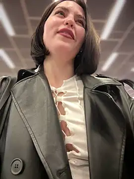 Snapshot of meow_girl chatting on December 2024 10:16:01 AM meow girl online show from December 2024 10:16:01 AM