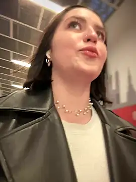 Snapshot of meow_girl chatting on January 2025 10:06:01 AM meow girl online show from January 2025 10:06:01 AM