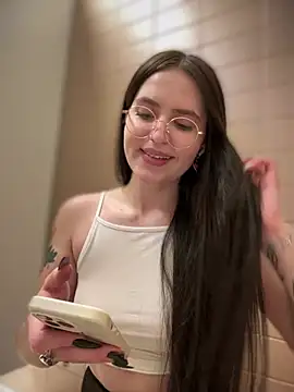 Snapshot of meow_girl chatting on January 2025 02:14:01 PM meow girl online show from January 2025 02:14:01 PM