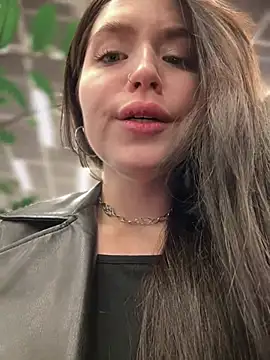 Snapshot of meow_girl chatting on January 2025 11:06:01 AM meow girl online show from January 2025 11:06:01 AM