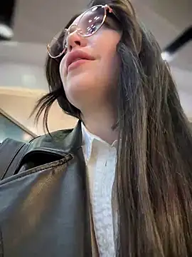 Snapshot of meow_girl chatting on February 2025 01:11:02 PM meow girl online show from February 2025 01:11:02 PM