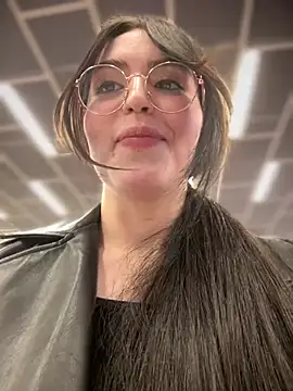 Snapshot of meow_girl chatting on February 2025 01:17:02 PM meow girl online show from February 2025 01:17:02 PM