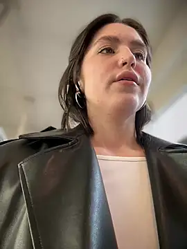 Snapshot of meow_girl chatting on March 2025 09:58:02 AM meow girl online show from March 2025 09:58:02 AM