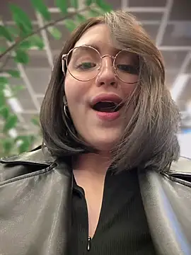 Snapshot of meow_girl chatting on March 2025 10:55:01 AM meow girl online show from March 2025 10:55:01 AM