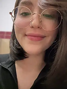 Snapshot of meow_girl chatting on March 2025 10:11:02 AM meow girl online show from March 2025 10:11:02 AM