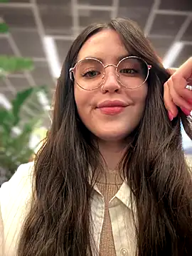 Snapshot of meow_girl chatting on September 2025 01:11:01 PM meow girl online show from September 2025 01:11:01 PM