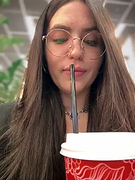 Snapshot of meow_girl chatting on September 2025 10:05:02 AM meow girl online show from September 2025 10:05:02 AM