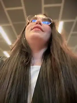 Snapshot of meow_girl chatting on September 2025 11:01:02 AM meow girl online show from September 2025 11:01:02 AM