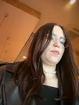 meow girl online show from December 2025 07:59:01 AM