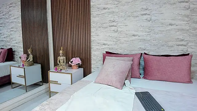 MadisonHunter2024 online show from February 2025 10:43:02 PM