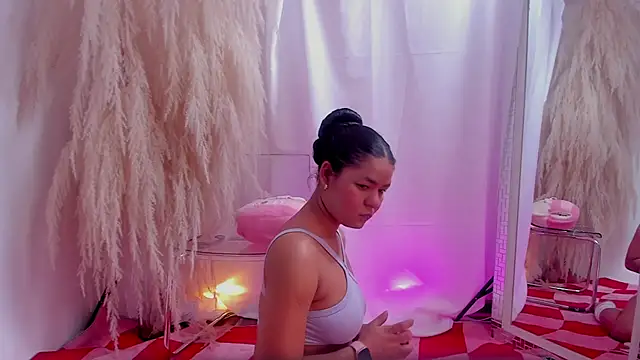 Snapshot of HayamiKioto chatting on October 2025 12:39:02 PM HayamiKioto online show from October 2025 12:39:02 PM