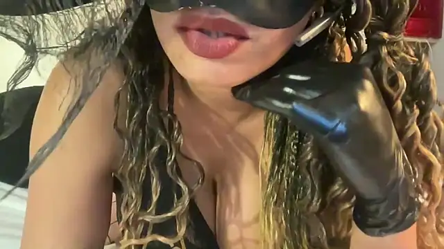 SCARLET-SANTANA online show from October 2025 10:33:02 PM