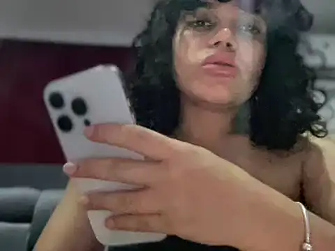 Snapshot of brithneysquirt chatting on February 2025 11:23:02 PM brithneysquirt online show from February 2025 11:23:02 PM