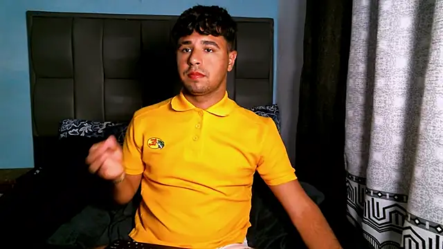 Snapshot of beautiful_james chatting on January 2025 01:06:01 AM beautiful james online show from January 2025 01:06:01 AM