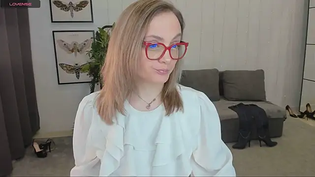 Snapshot of AdelaideRosabel chatting on December 2024 10:34:01 PM AdelaideRosabel online show from December 2024 10:34:01 PM