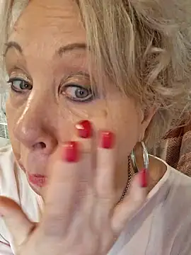 Snapshot of PALETT chatting on December 2024 06:02:02 AM PALETT online show from December 2024 06:02:02 AM